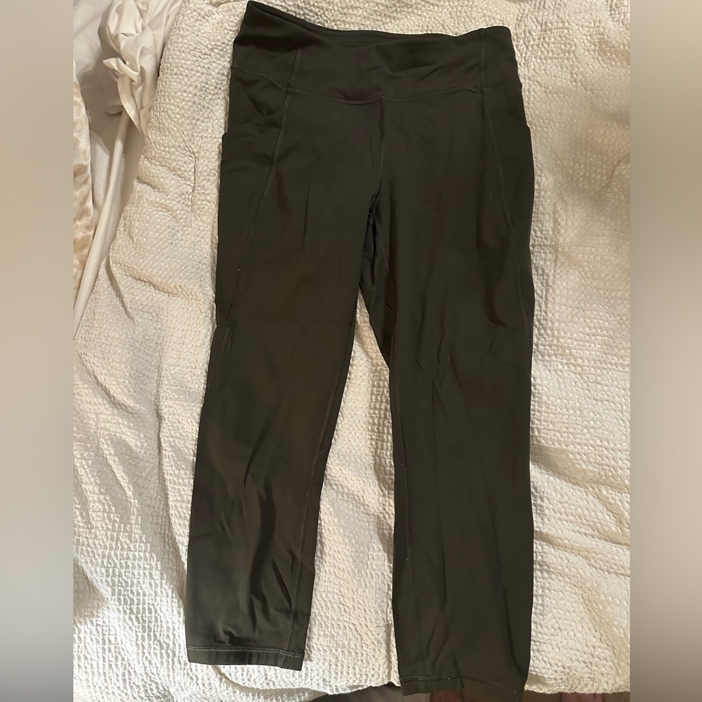 Lulu olive cropped leggings